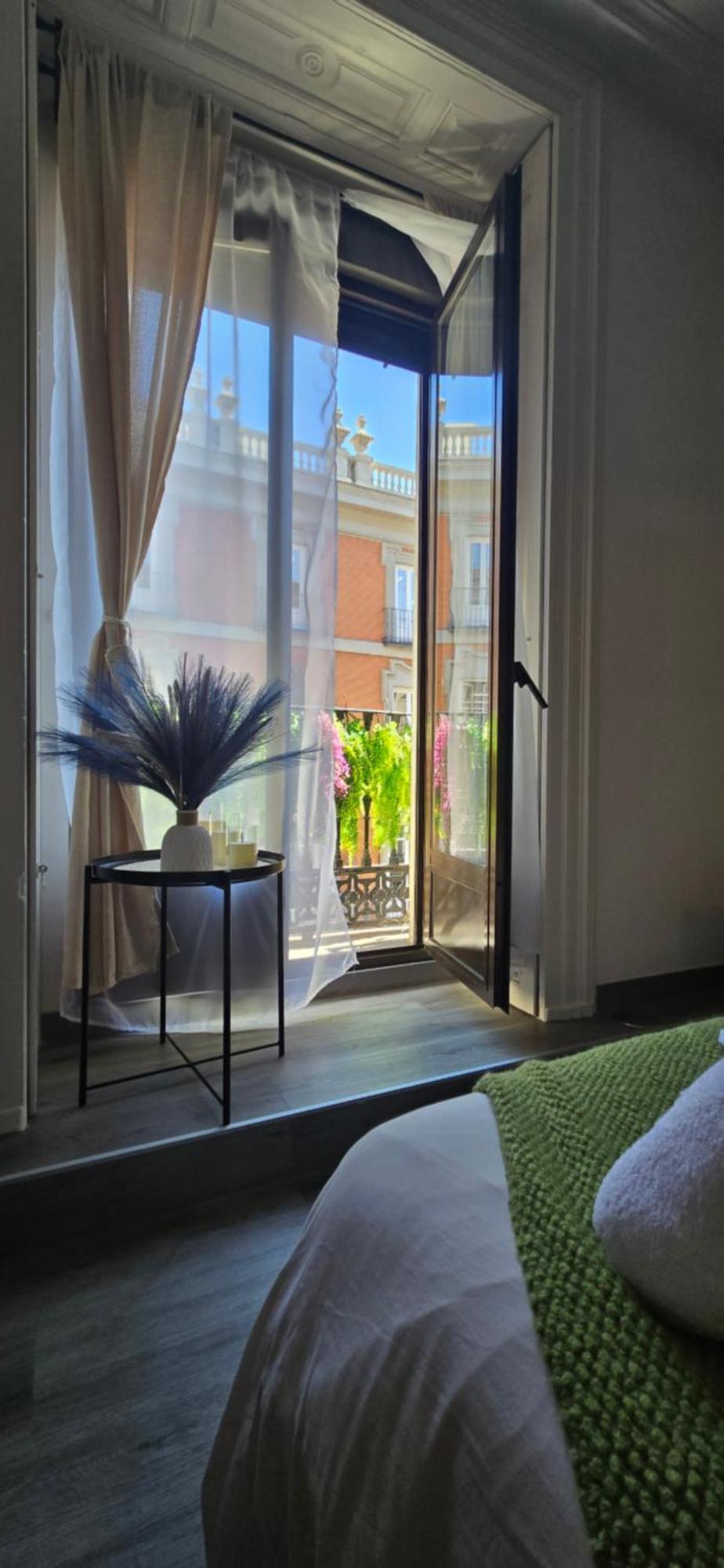 Habitaciones Universal Madrid Esterno foto