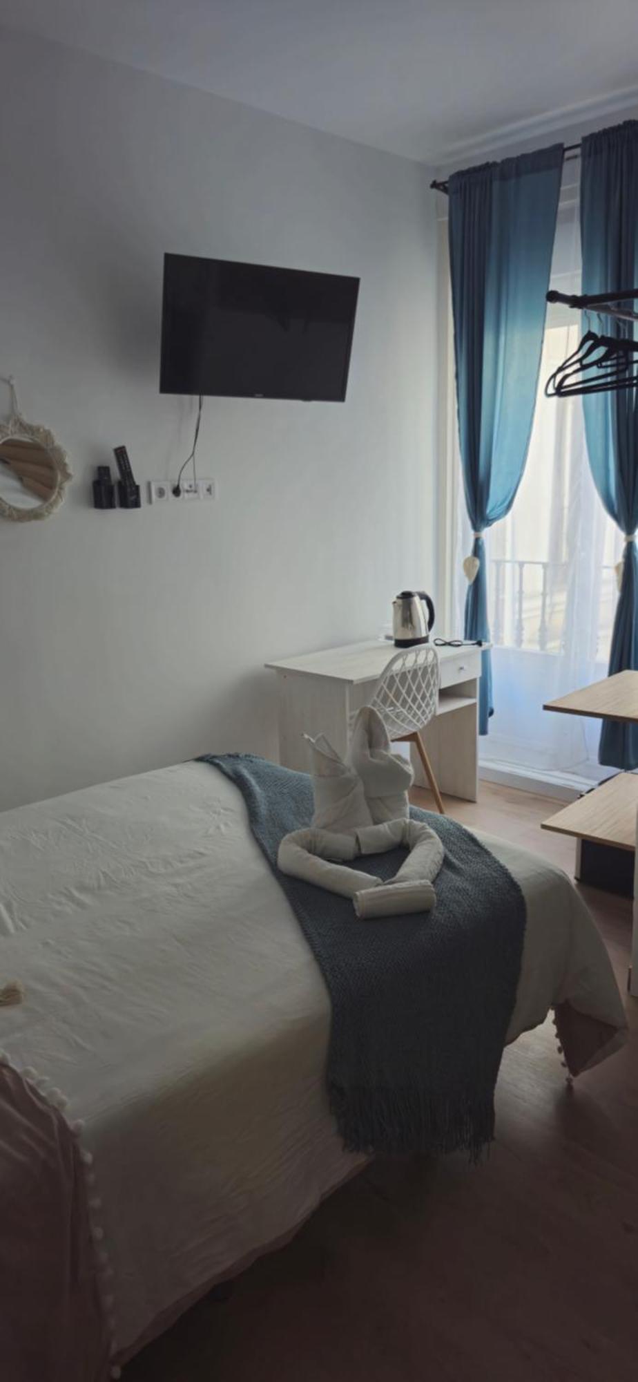 Habitaciones Universal Madrid Esterno foto