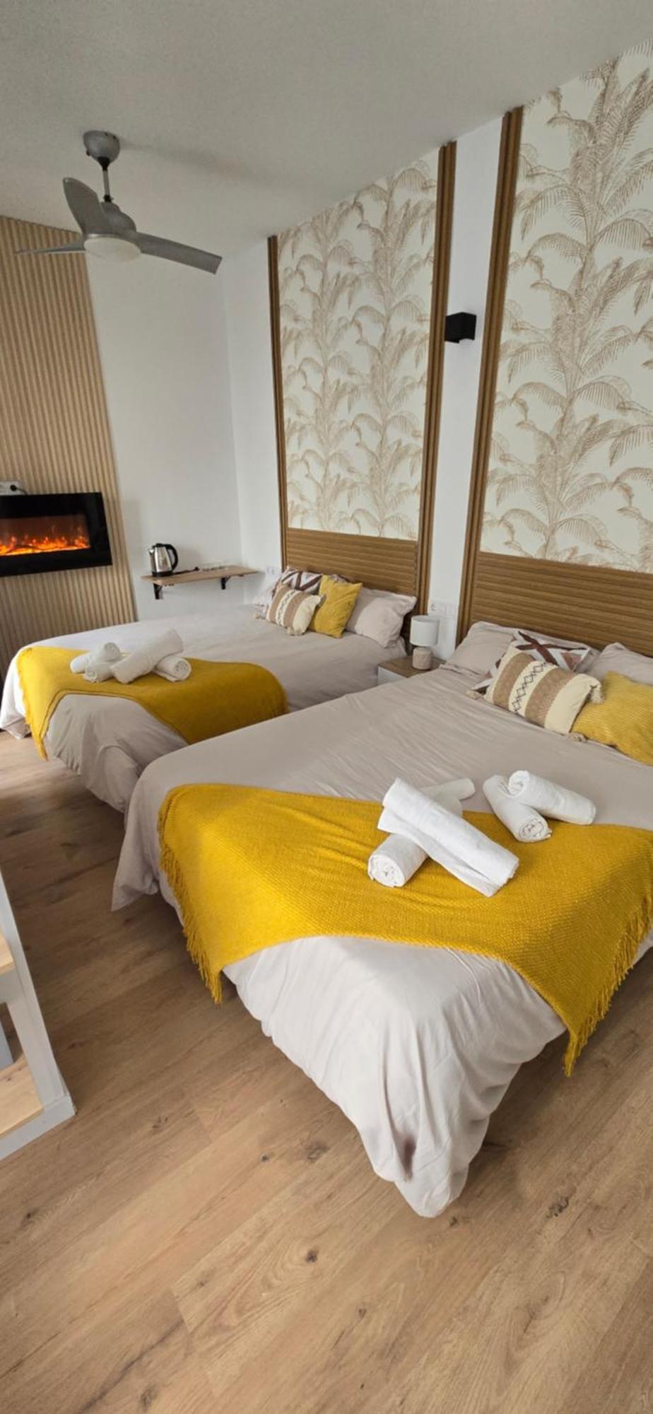 Habitaciones Universal Madrid Esterno foto
