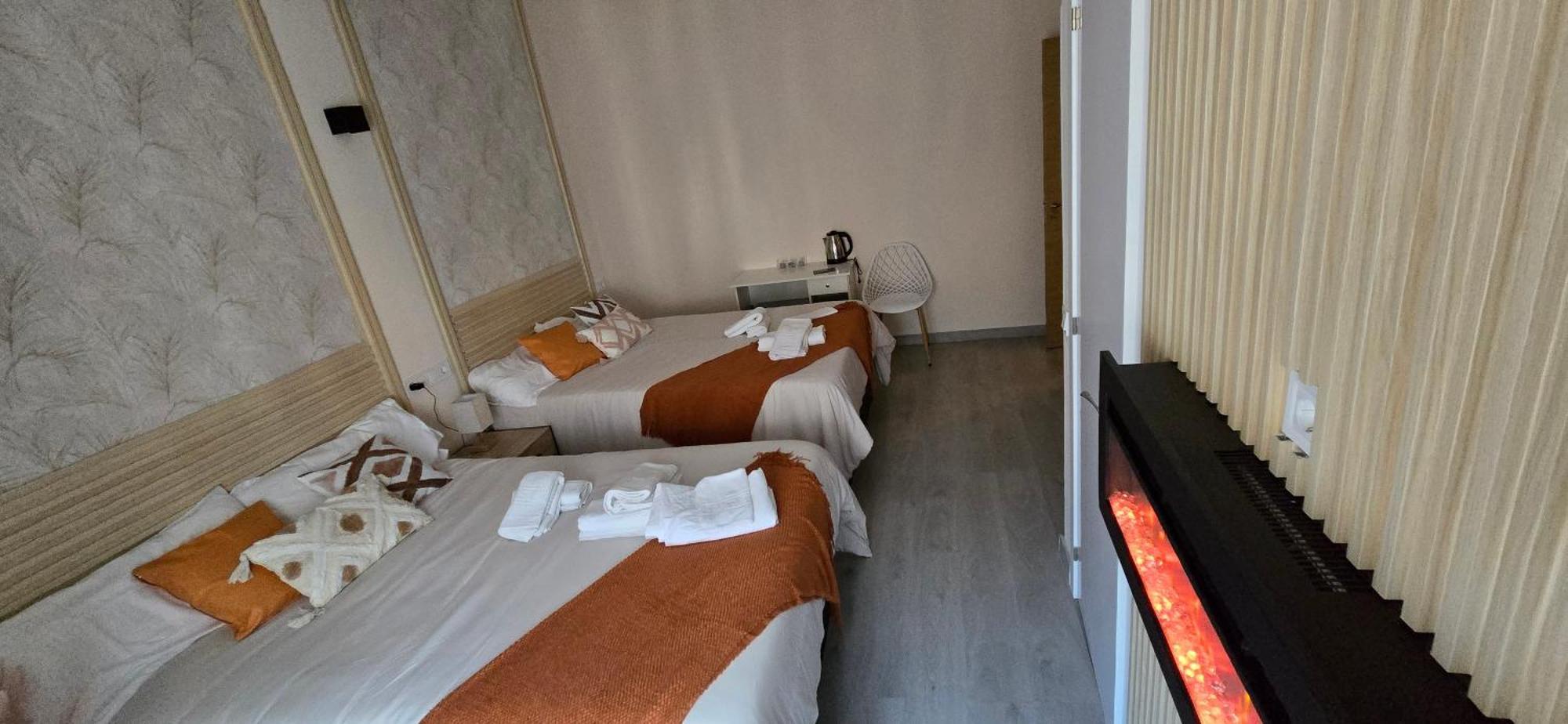 Habitaciones Universal Madrid Esterno foto