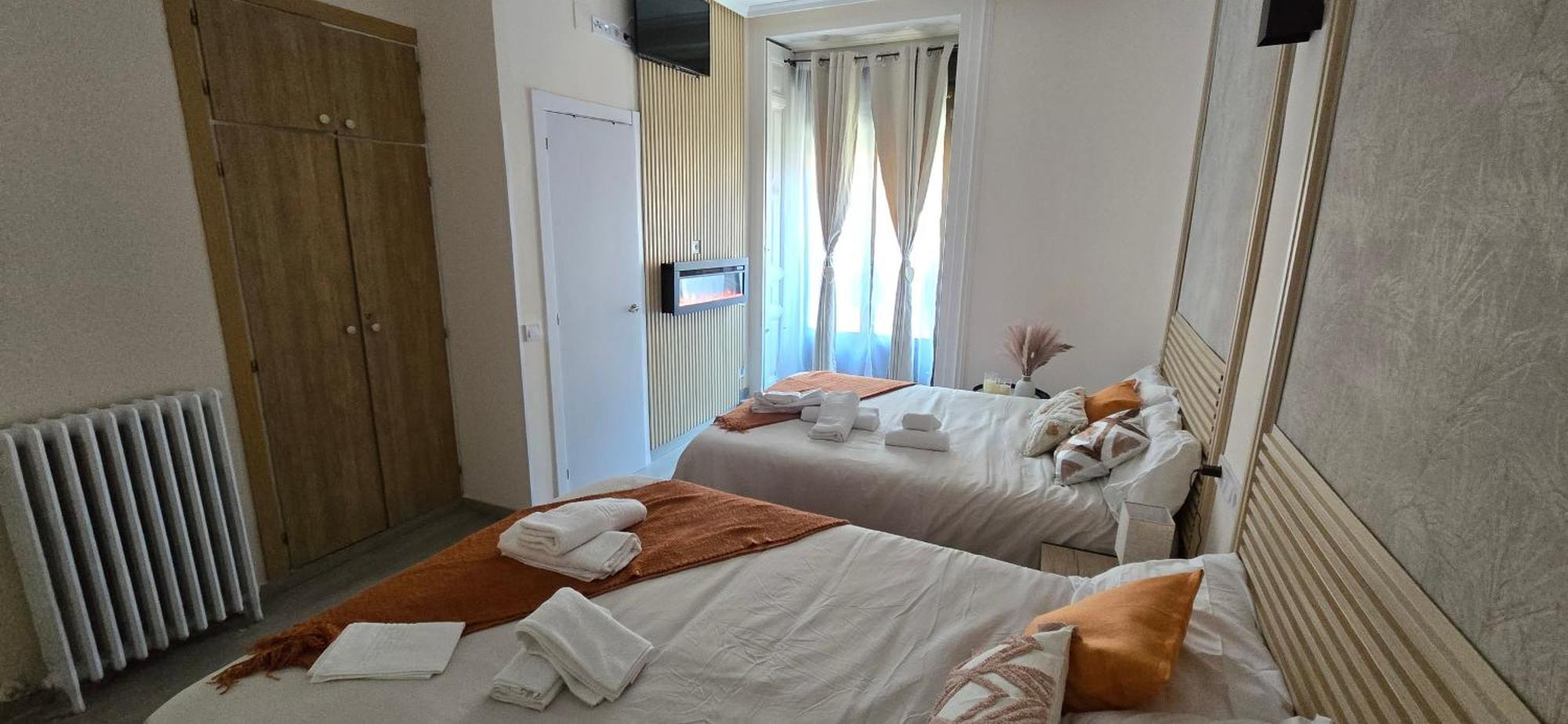 Habitaciones Universal Madrid Esterno foto