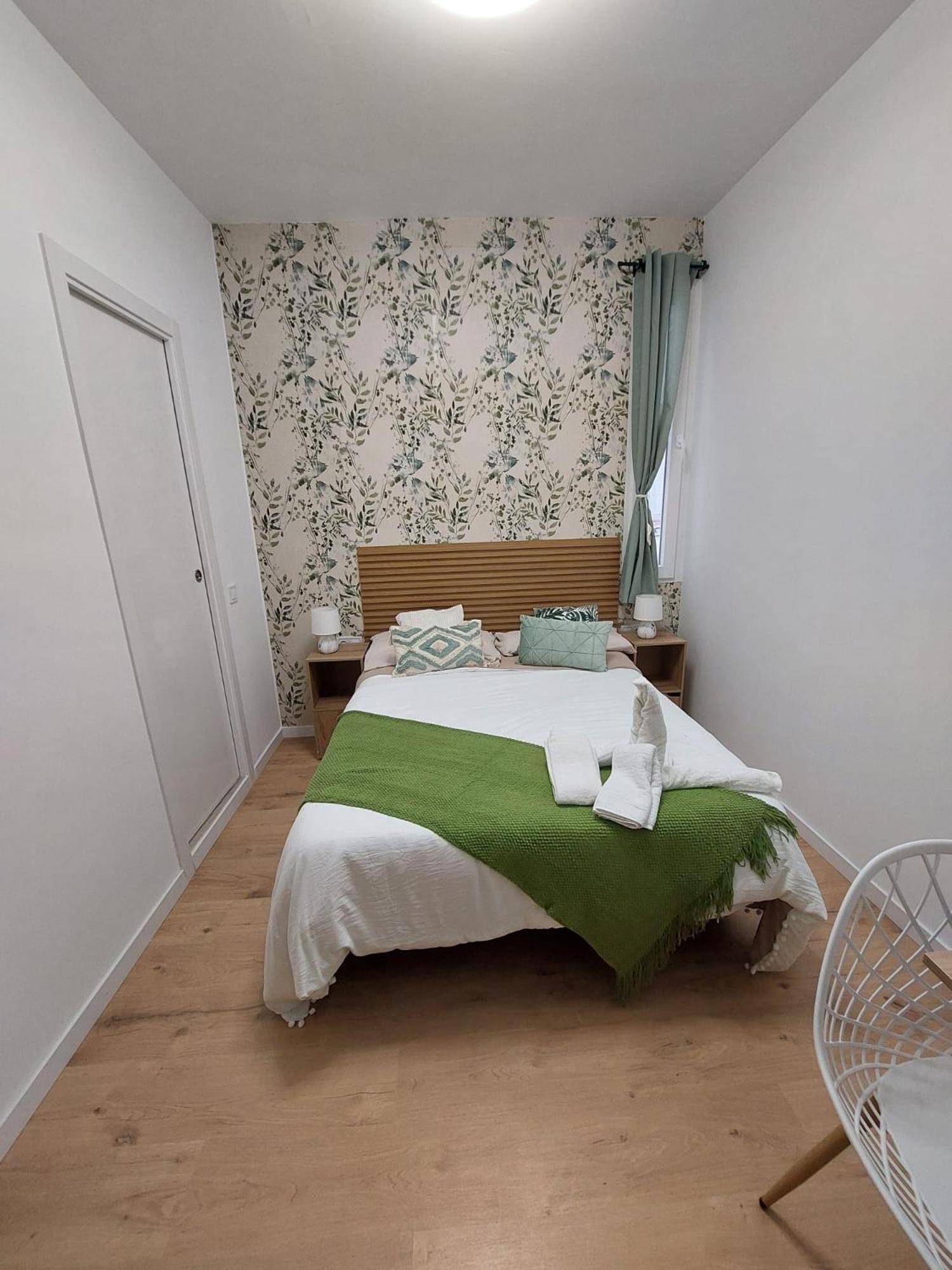Habitaciones Universal Madrid Esterno foto