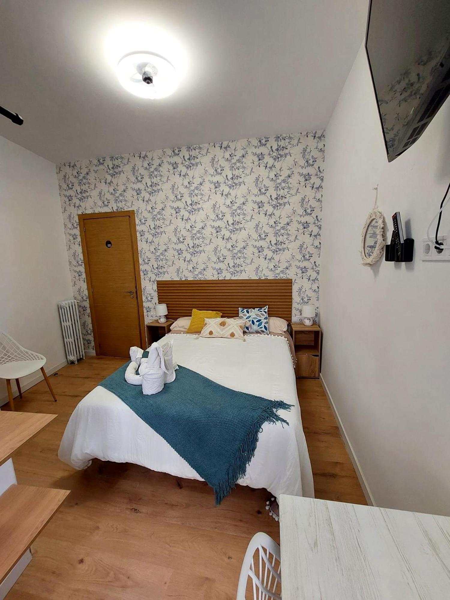 Habitaciones Universal Madrid Esterno foto