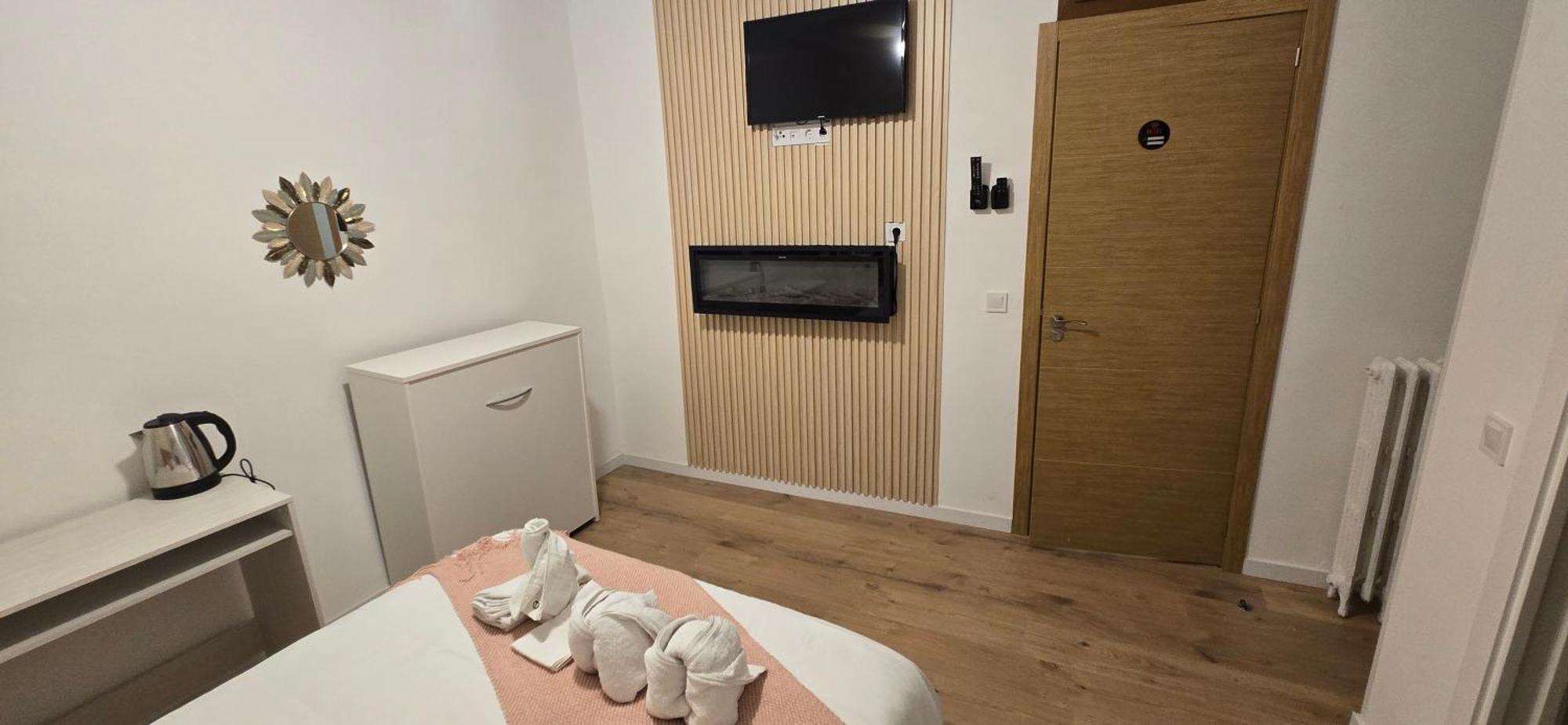 Habitaciones Universal Madrid Esterno foto