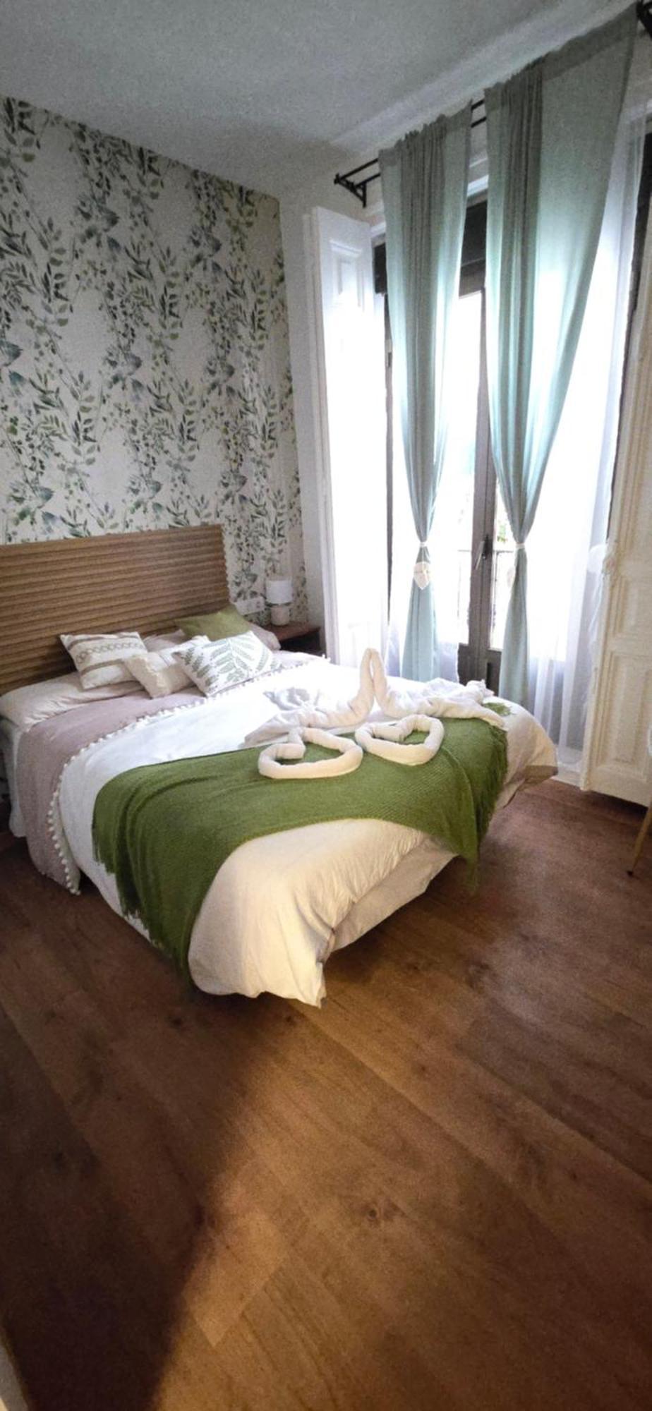 Habitaciones Universal Madrid Esterno foto